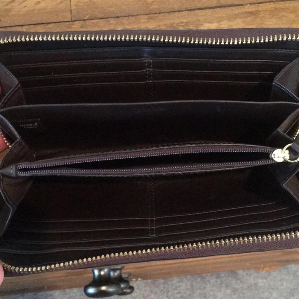 Coach Wallet 👛 - Picture 6 of 8